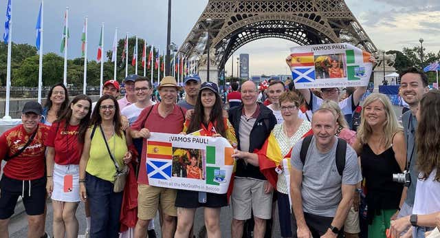 El debut con nota de Paul McGrath en unos Juegos se forjó con la ayuda de una madre en bicicleta eléctrica
