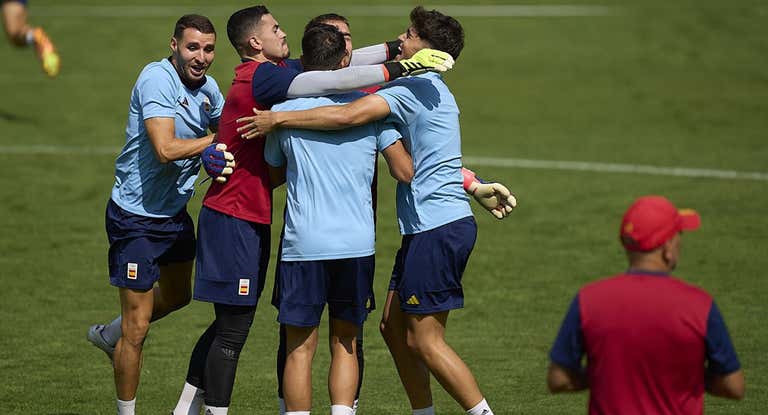 Buen rollo en la selección olímpica española en la previa del partido de cuartos.