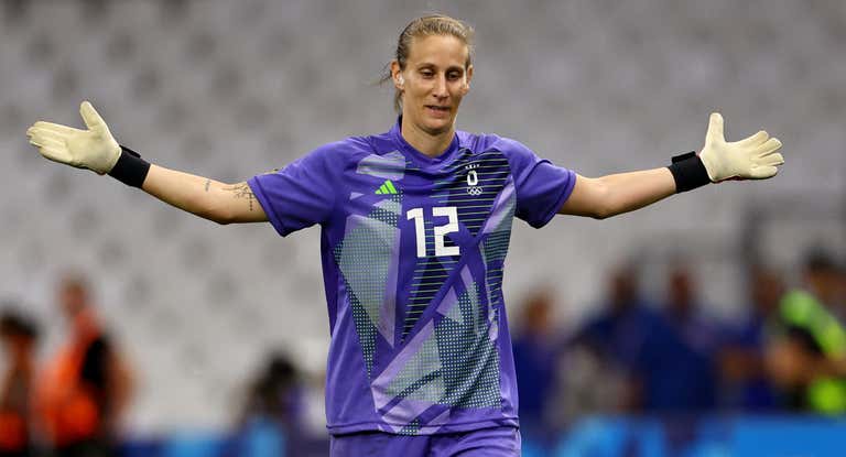 Ann-Katrin Berger tras marcar gol.