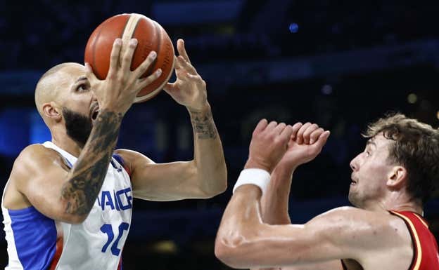 Evan Fournier ante Alemania. Efe