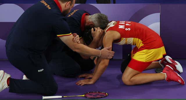 España se vuelca con Carolina Marín tras su desgarrador llanto en los Juegos Olímpicos: “Nos duele muchísimo verte así”