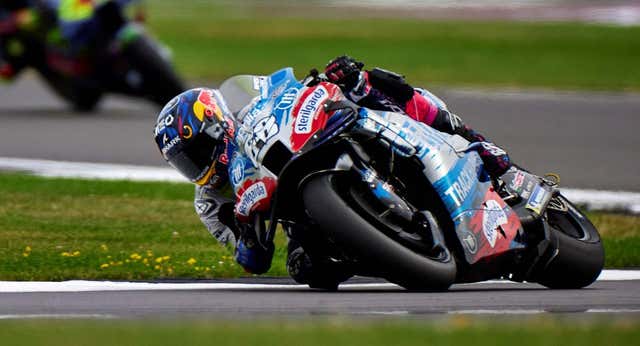 MotoGP acelera para cerrar las últimas motos libres para 2025