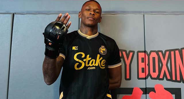 Adesanya y la crisis del campeón destronado: sale del ‘retiro’ tras ganar una de sus últimas tres peleas