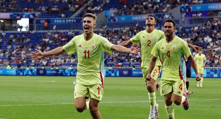 Fermín celebra el gol ante Japón.