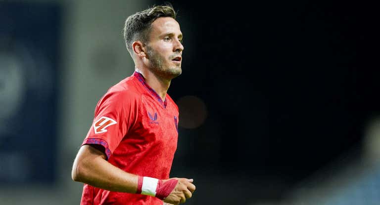 Saúl, en un partido con el Sevilla.
