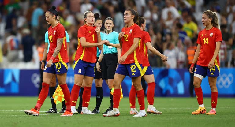 Las jugadoras de España tras el partido.