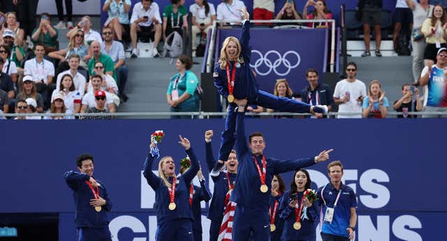 Un positivo de una rusa acaba en una entrega de medallas en la Torre Eiffel dos años después