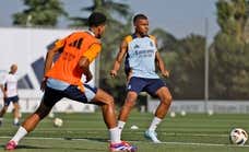 Así fue el primer entrenamiento de Mbappé en Valdebebas: una ruleta, goles y asistencias… y el método Pintus