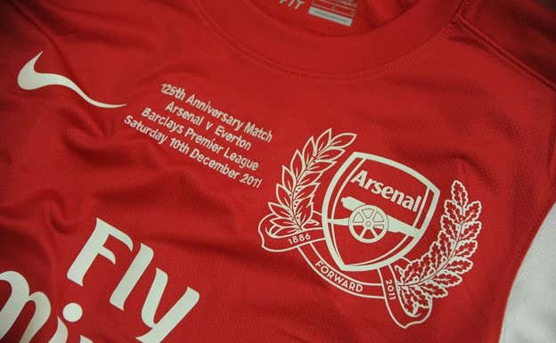 Camiseta del Arsenal 125 aniversario. ARSENAL SHIRTS.