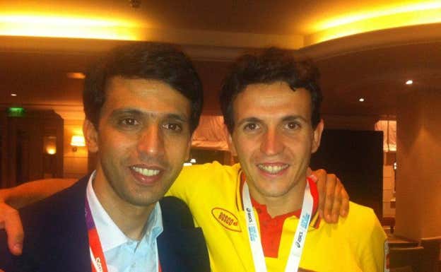 Hicham El Guerrouj y Juan Carlos Higuero, en la Casa de España de los Juegos de Londres 2021.  HIGUERO