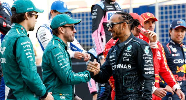 La eterna comparación de Fernando Alonso que amarga más su año: «Algo está pasando en su cabeza»