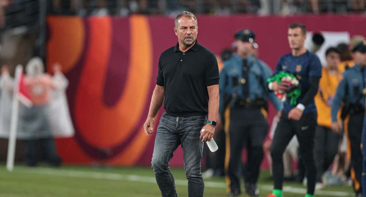 El alemán Hansi Flick, nuevo entrenador del Barcelona, prepara al equipo para una temporada con muchos desafíos.
