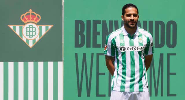 Ricardo Rodríguez recuerda su último partido en el Villamarín y recibe el mensaje de Rakitic en su presentación