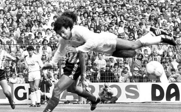 Hugo Sánchez, con la camiseta del Real Masrid.  EFE