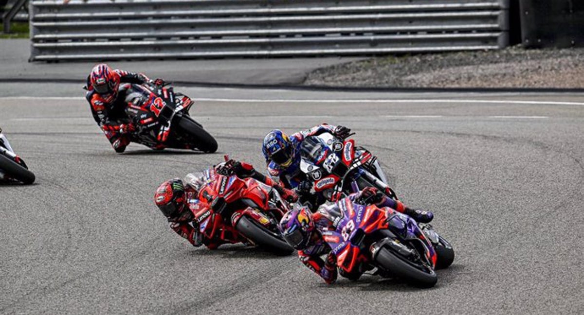Imagen de una carrera de MotoGP.