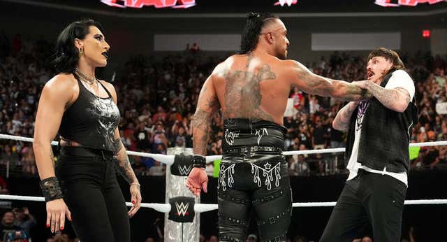 Damian Priest y Rhea Ripley inician su venganza en RAW