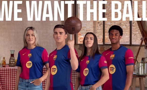 Primera equipación del FC Barcelona.  FCB