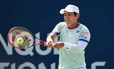 Nishioka pierde los nervios, arroja cuatro bolas fuera del estadio y termina eliminado sin intentar competir