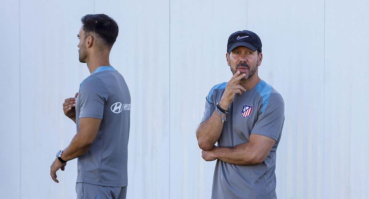 Simeone durante un entrenamiento del Atlético de Madrid esta semana.