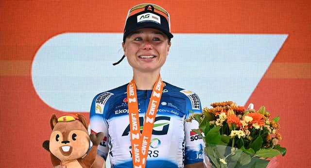 Ghekiere asalta Le-Grand Bornand, pero la reina sigue siendo Niewiadoma