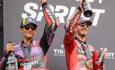 Bagnaia y Martín llevan al límite la excelencia de sus pilotajes