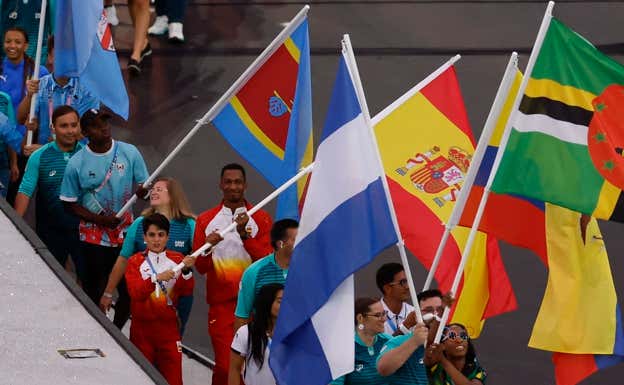 María Pérez y Jordan Díaz, en la ceremonia de clausura de los Juegos.  EFE