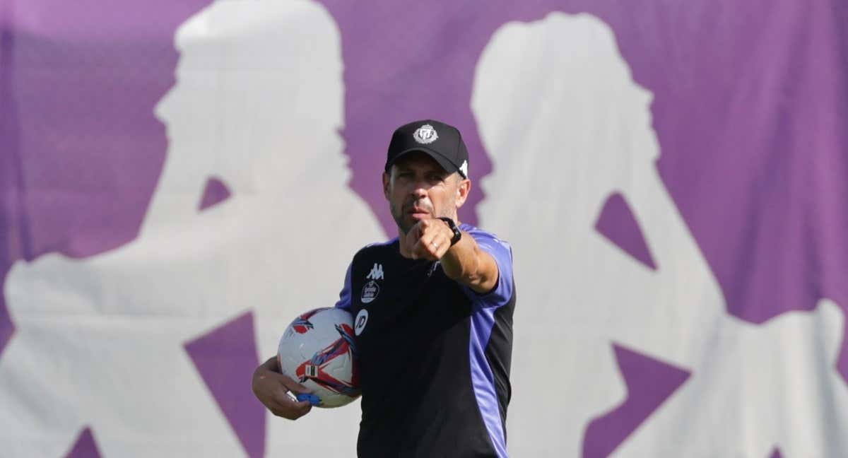 Pezzolano, durante una sesión de entrenamiento, esta pretemporada.