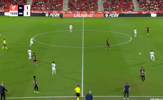 El Mallorca sale con facilidad en otra acción en la que Mbappé y Vinícius, la doble punta, no trabajan y el espacio dentro se multiplica.  WYSCOUT