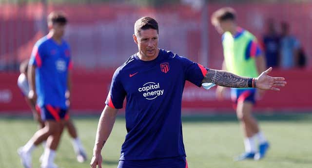 Fernando Torres comienza su primer gran reto como entrenador con los ‘mayores’ y el fichaje de Leo Franco