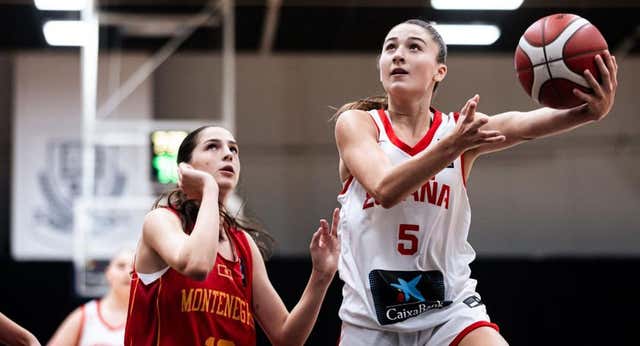 España arrolla a Montenegro para pasar a cuartos del Europeo femenino Sub-16