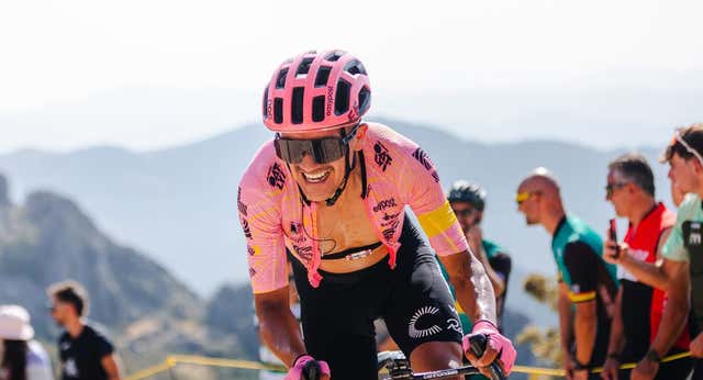 Richard Carapaz, a saldar cuentas pendientes con La Vuelta “en su mejor momento”