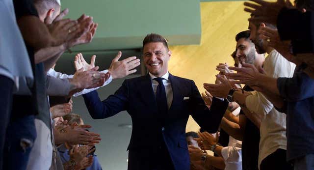 Así acabó Joaquín negociando fichajes para el Betis: Lo de Vitor Roque es solo el principio