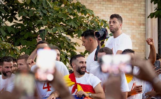 Pablo García, en el autobús de la celebración de la Selección.