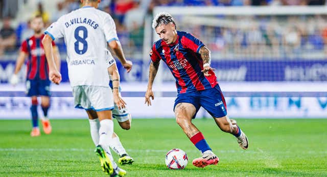 Blasco pone líder al Huesca con un gol en el minuto 93