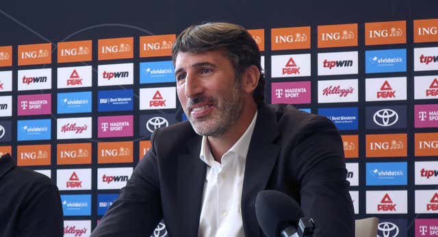 El exseleccionador alemán critica la elección de Álex Mumbrú: «Me habría gustado ver a uno de mis ayudantes, pero ni siquiera se les preguntó»