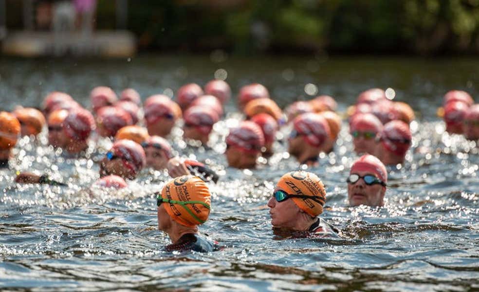 Una serie de calamidades en el triatlón más esperado arruina la fama de Noruega y su civismo: “En un día así no estás orgulloso de ser noruego”