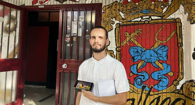 El camionero que desvió su ruta y puso ‘Rayo Vallecano’ en el GPS para conocer a Ratiu