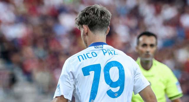Fábregas ya ve cómo se las gasta Nico Paz