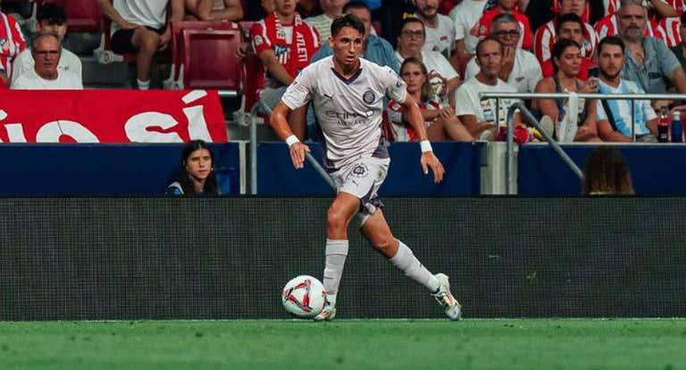 Iker Almena, durante el partido que enfrentó al Atlético de Madrid y el Girona.
