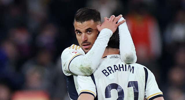 Horas frenéticas en el Betis: la salida de Fekir activa el puzle con Ceballos y Lo Celso en la pole