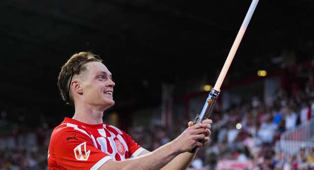 Por qué Tsygankov celebró su gol con una espada láser