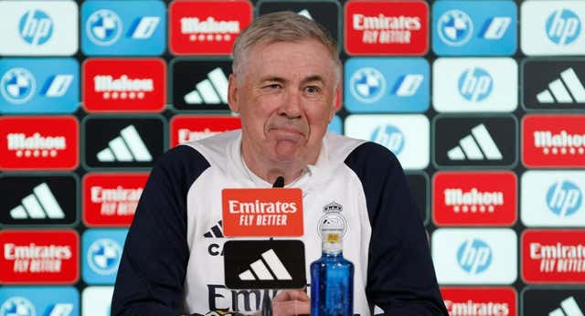 Ancelotti cambia de política con los penaltis para evitar un ‘incendio’ entre Vinicius y Mbappé: «Es una decisión que toman los jugadores»
