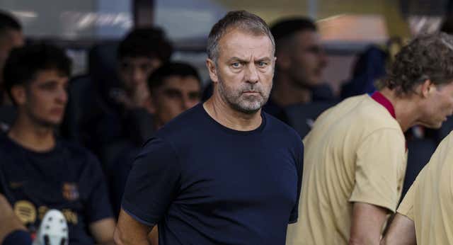 Flick rebaja la euforia: «Aún queda mucha temporada por delante y esto puede cambiar rápidamente»