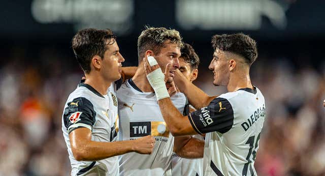 El Valencia se lo deja todo, pero no sale de su crisis