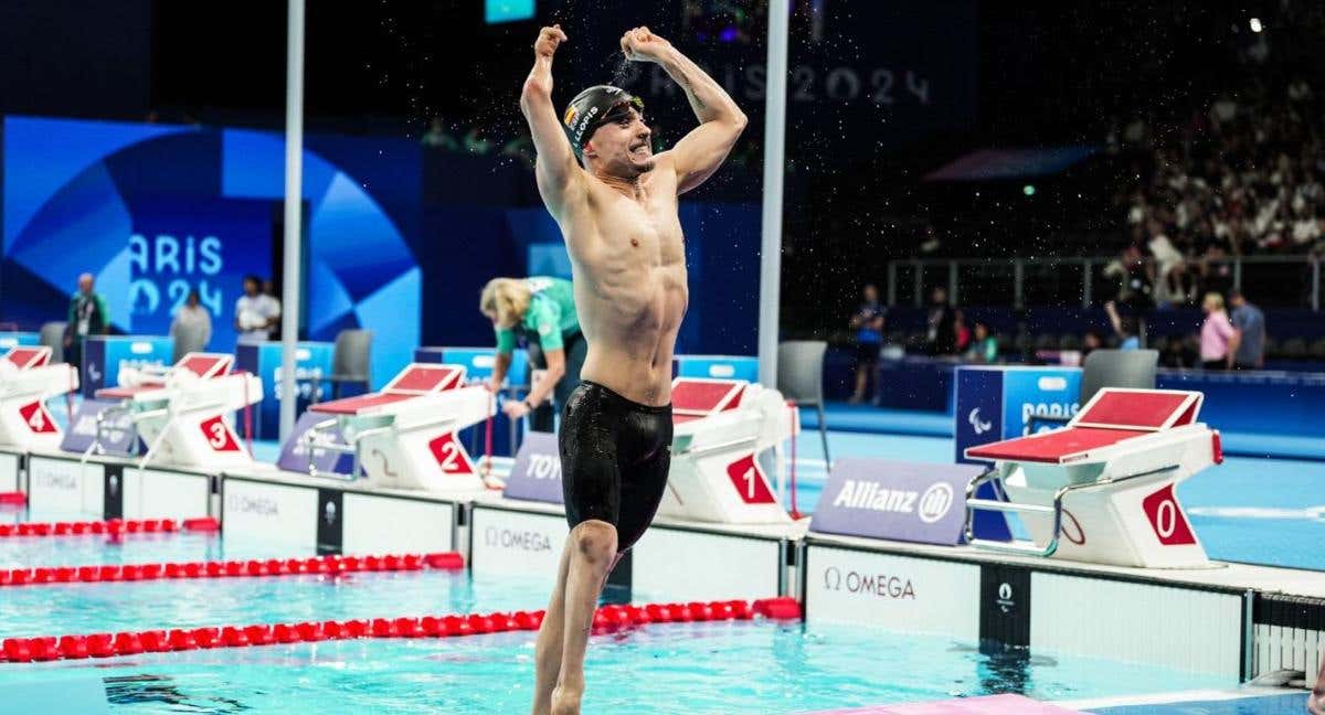 Iñigo Llopis es campeón paralímpico en 100 espalda.