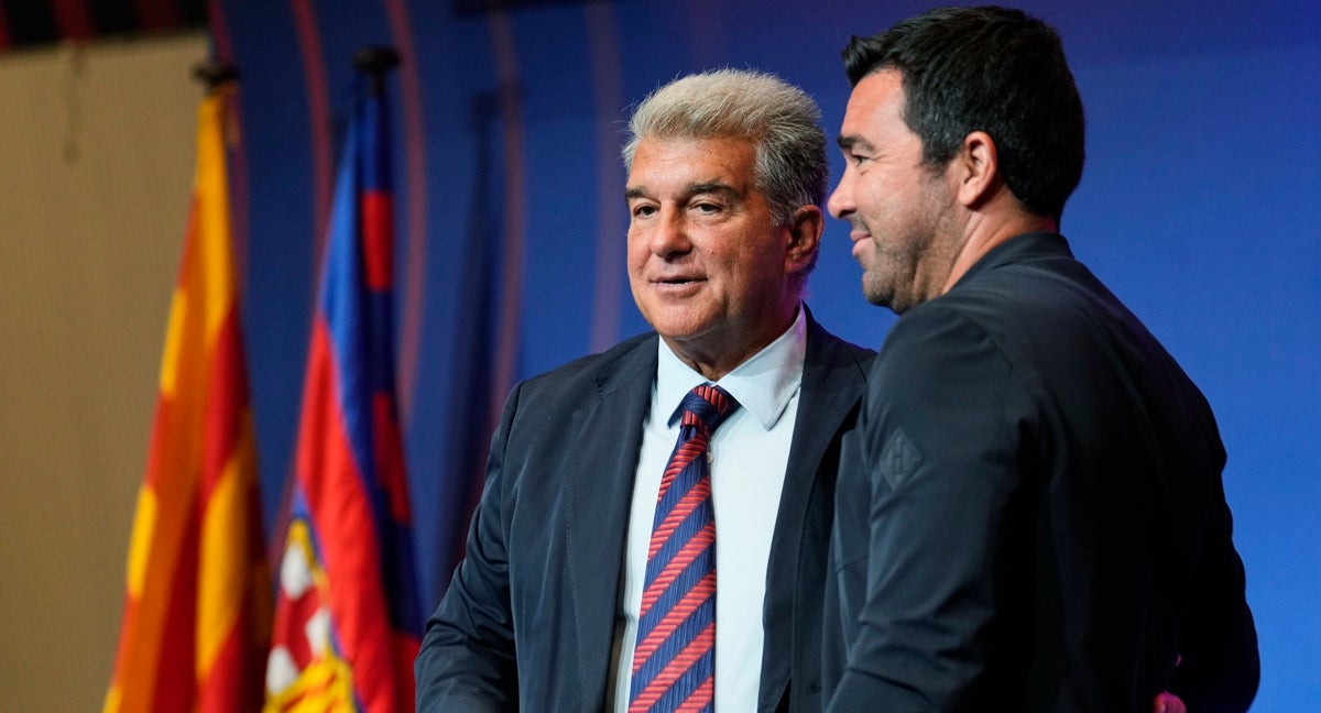 Laporta y Deco tras la rueda de prensa de valoración del mercado del presidente del Barça.