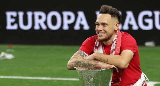 La salida de Ocampos evidencia la diáspora que vive el Sevilla desde su último título