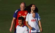 La sensación de la Eurocopa 'nació' con su melena y empezó jugando al fútbol sala: “Mi padre decía que era pequeño para el fútbol 7”