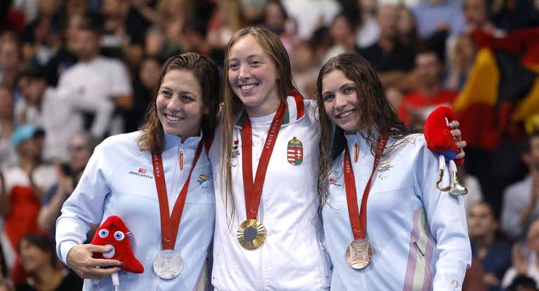 Nuria Marquès, plata, y Tasy Dmytriv, bronce, en los 200 m estilos SM9.
