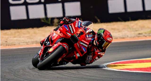 Pecco Bagnaia responde en pista pero Marc Márquez ya amenaza desde el viernes